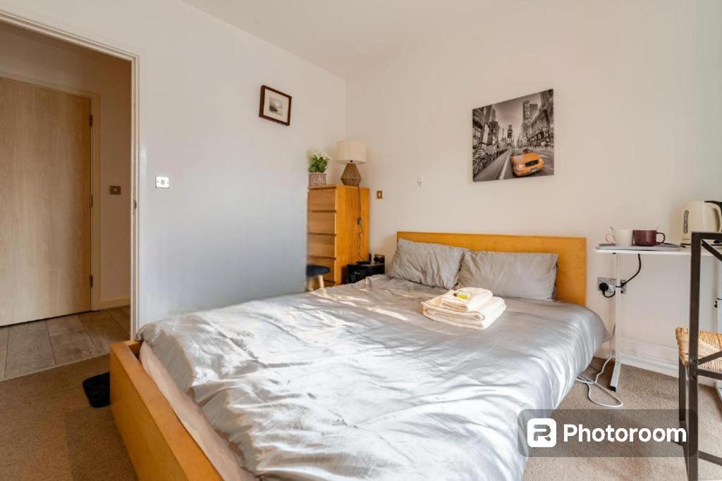 Room In Cardiff City Center - Swiftstay Buitenkant foto